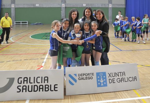 Beatriz Mato resalta os valores que transmite o deporte á mocidade na entrega de premios da Liga benxamín de voleibol da Coruña